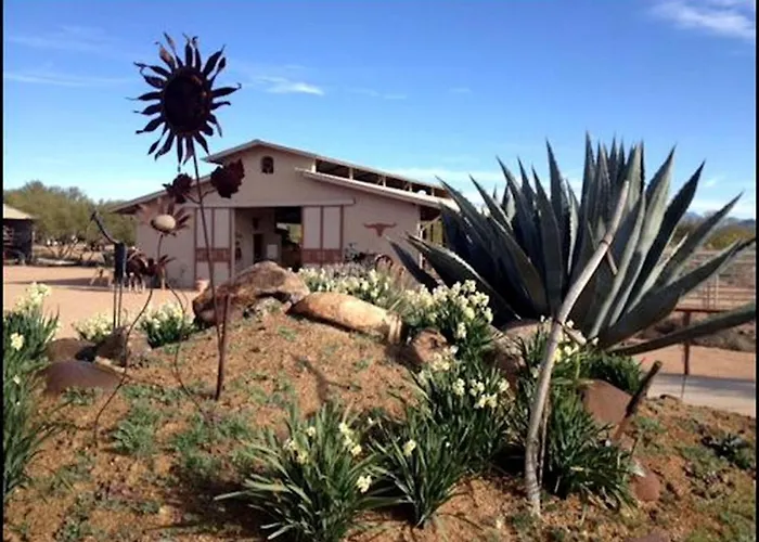 Western-style Bunkhouse With Scenic, Desert Trails Near Scottsdale, Arizona *