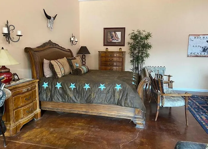 Western-style Bunkhouse With Scenic, Desert Trails Near Scottsdale, Arizona *